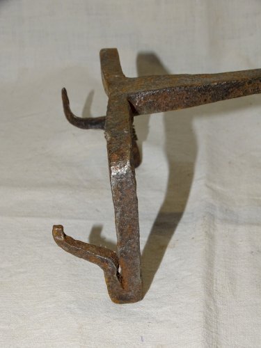 - ANCIEN GRILLE PAIN DE CHEMINEE FER FORGE COLLECTION ART  POPULAIRE déco    D