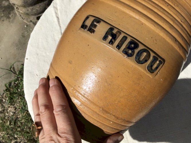 Ancien gros pot publicitaire en grès émaillé marqué LE HIBOU  - Vintage