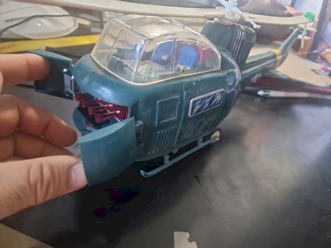 ANCIEN HELICOPTERE  BATTERY  toy 1960 JAPON pour restauration