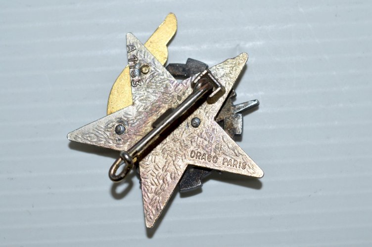 -ANCIEN INSIGNE DRAGO PARIS A1163 Direction centrale du matériel armée de l'air