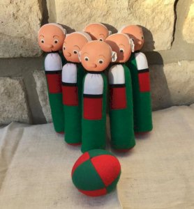 Ancien Jeu de 6 quilles Bécassine en feutrine / tissu vintage Pinchon H 24 cm