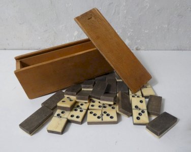 Ancien jeu de dominos en os et bois