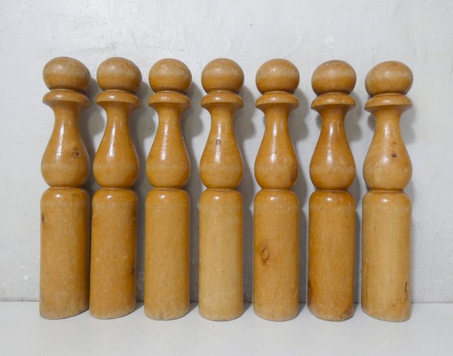 ancien jeu de grandes quilles en bois vintage