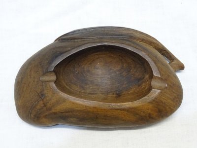 -ANCIEN JOLI CENDRIER VIDE POCHE EN BOIS EXOTIQUE COLLECTION DECO VITRINE   D