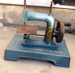 Old sewing machine toy