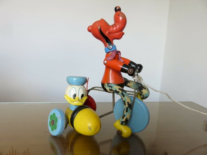 ANCIEN JOUET VILAC MADE IN FRANCE WALT DISNEY PRODUCTIONS JOUET EN BOIS A TIRER