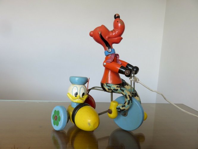 ANCIEN JOUET VILAC MADE IN FRANCE WALT DISNEY PRODUCTIONS JOUET EN BOIS A TIRER