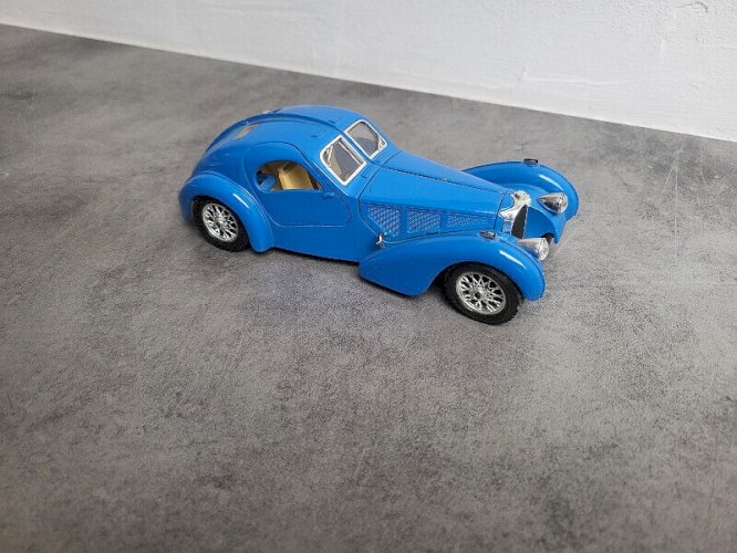 ANCIEN JOUET VOITURE BURAGO BUGATTI ATLANTIC 1936 N° 10