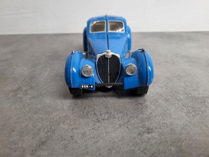 ANCIEN JOUET VOITURE BURAGO BUGATTI ATLANTIC 1936 N° 10