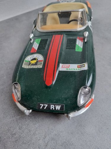 ANCIEN JOUET VOITURE BURAGO JAGUAR E 1961 N° 25