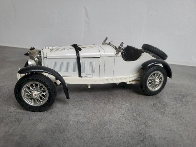 ANCIEN JOUET VOITURE BURAGO MERCEDES BENZ N° 16