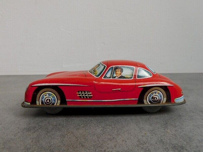 ANCIEN JOUET VOITURE MERCEDES EN TOLE N°15