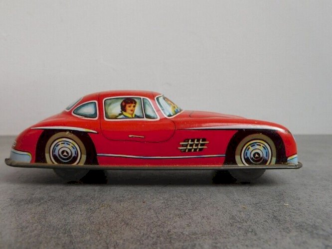ANCIEN JOUET VOITURE MERCEDES EN TOLE N°15