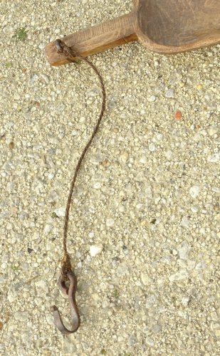 -ANCIEN JOUG D'HOMME PORTEUR D'EAU AVEC SUPERBES CROCHETS FER FORGE   D