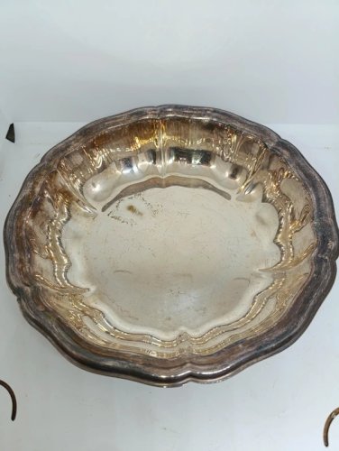 ancien legumier en metal argente poincon 20g et à reconnaitre en etat correct