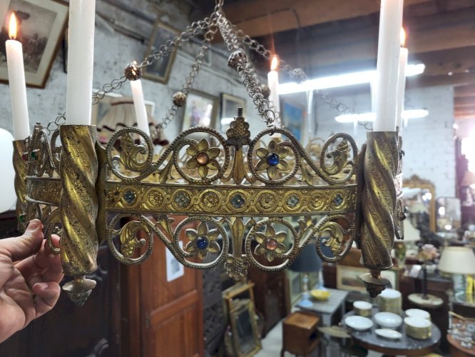 ANCIEN LUSTRE NEO GOTHIQUE EN BRONZE A 6 BOUGIES