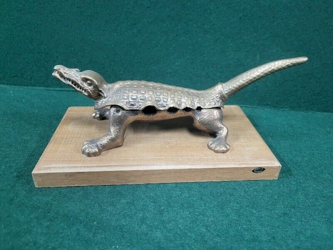 ANCIEN MACHE BOUCHON DE PHARMACIE EN BRONZE