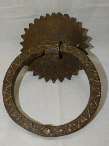 ANCIENT DOOR KNOCKER HAMMER IN FORGED IRON NORTH AFRICAN DECOR D
