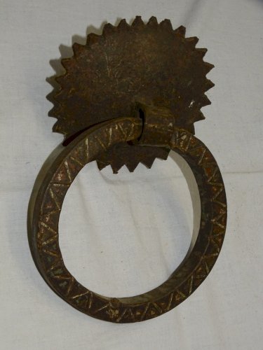 - ANCIEN MARTEAU HEURTOIR DE PORTE en FER FORGE AFRIQUE DU NORD DECO   D