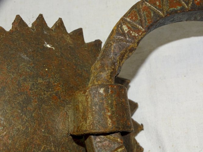 - ANCIEN MARTEAU HEURTOIR DE PORTE en FER FORGE AFRIQUE DU NORD DECO   D