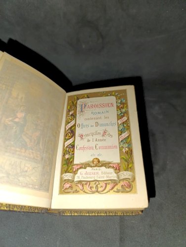 ancien missel paroissien romain contenant les offices des dimanches en bon etat