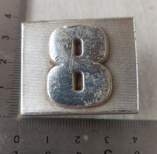 Ancien monogramme / sigle / emblème / logo, Renault 8 ^