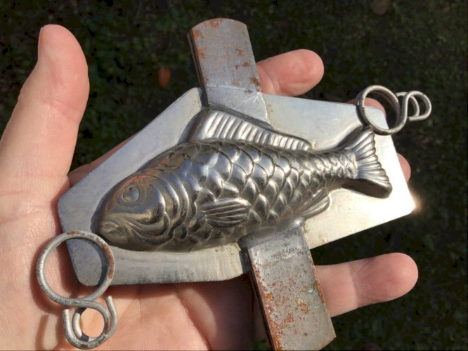 ANCIEN MOULE A CHOCOLAT  POISSON ?