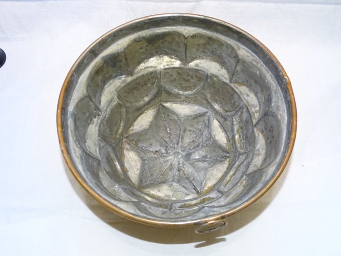 -ANCIEN MOULE A GATEAU EN CUIVRE étamé à l'intérieur Belle déco Cuisine     D