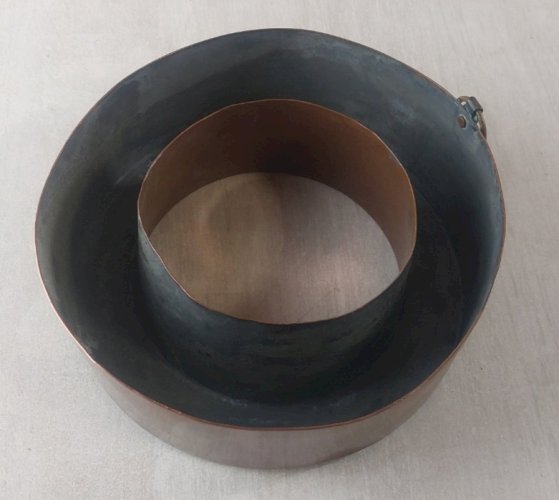 Ancien moule à gâteau en cuivre, savarin / couronne ^