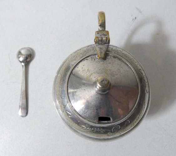 ancien moutardier en métal argenté