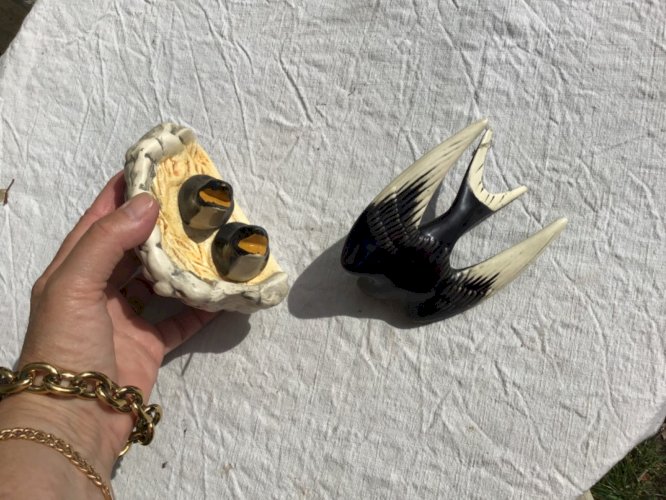 ANCIEN NID D ‘HIRONDELLE EN CÉRAMIQUE À ACCROCHER + MÈRE HIRONDELLE vallauris ??