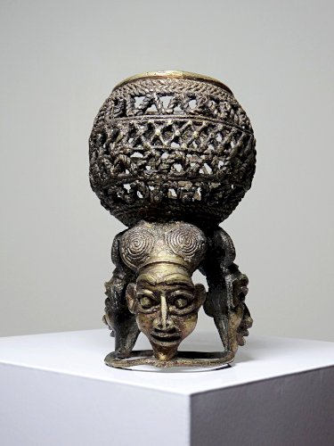 Ancien ornement de pipe cérémoniellee Bamoun, Cameroun Afrique, bronze