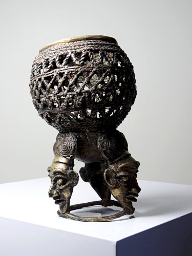 Ancien ornement de pipe cérémoniellee Bamoun, Cameroun Afrique, bronze