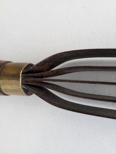 ANCIEN OUTIL A 5 LAMELLES N° 61