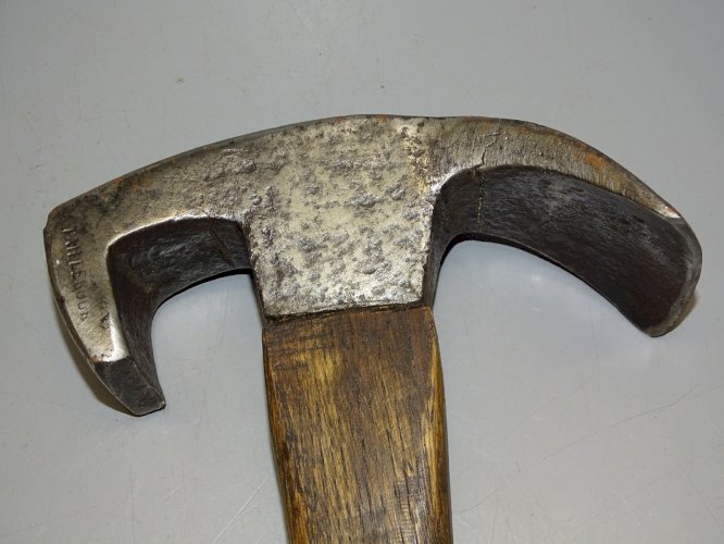 -ANCIEN OUTIL ASSE de TONNELIER CHARPENTIER COLLECTION VIEUX OUTILS  D