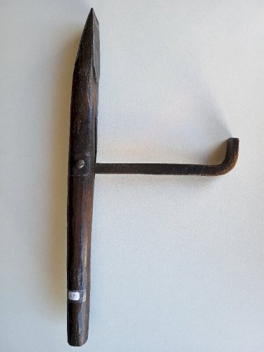 ANCIEN OUTIL CHIEN DE TONNELIER N° 75