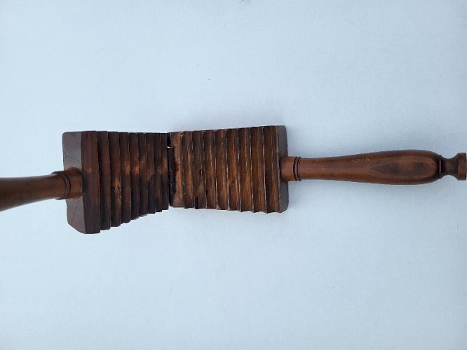 ANCIEN OUTIL COUPE PINCE A PLISSER LE TISSU N° 58
