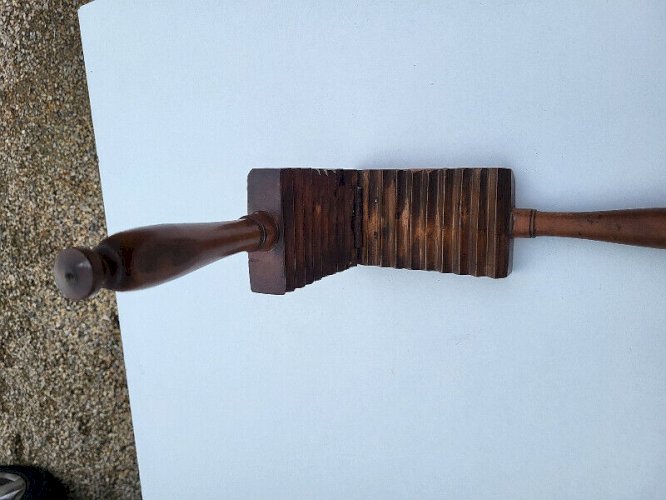 ANCIEN OUTIL COUPE PINCE A PLISSER LE TISSU N° 58