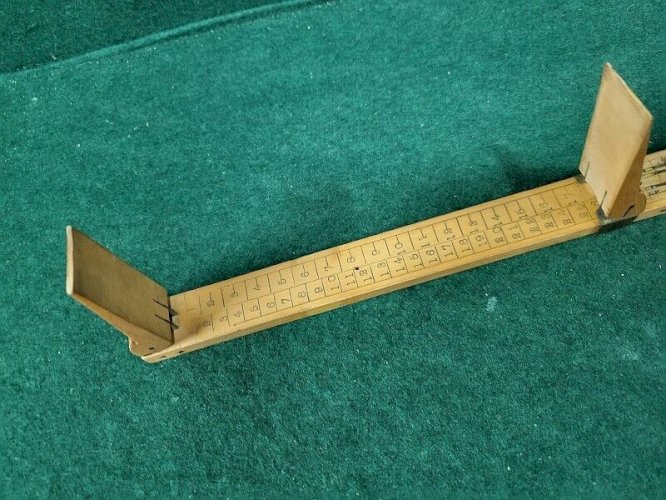 ANCIEN OUTIL DE MESURE PIED DE ROI DE CORDONNIER ULLATHRONE EN BOIS