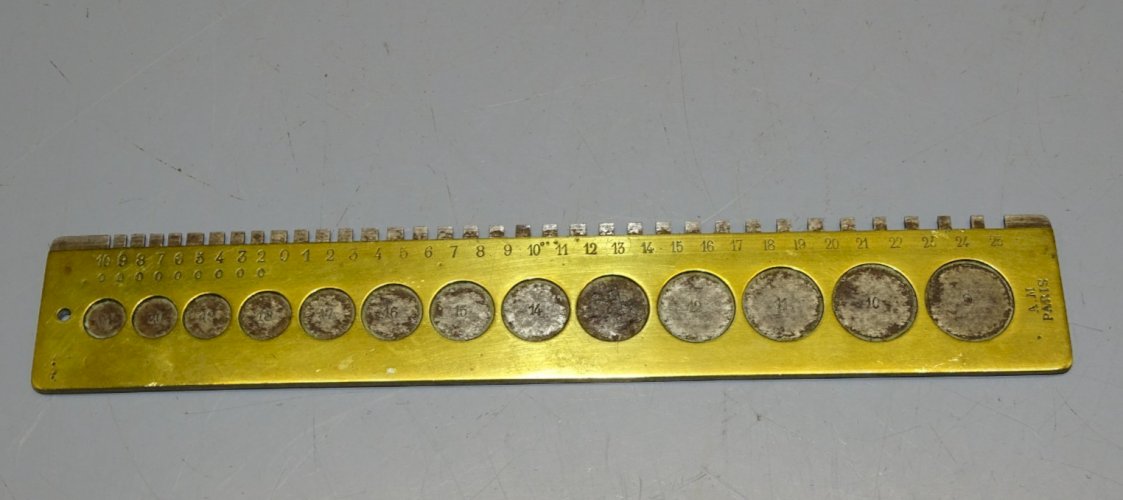 -ANCIEN OUTIL D'HORLOGER ECHELLE de MONTANDON Gravée A.M. PARIS COLLECTION    D