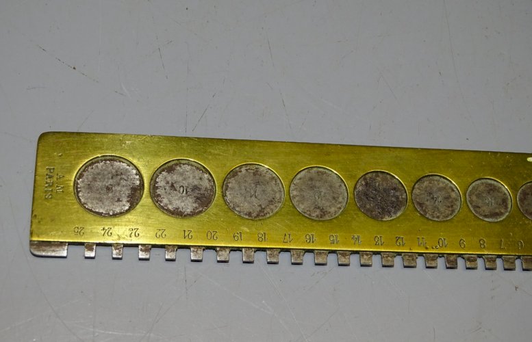 -ANCIEN OUTIL D'HORLOGER ECHELLE de MONTANDON Gravée A.M. PARIS COLLECTION    D