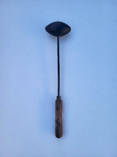 ANCIEN OUTIL FER A CHAPEAU  N° 43