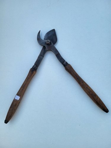 ANCIEN OUTIL GRAND SECATEUR N° 52