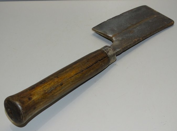 -ANCIEN OUTIL HACHOIR FEUILLE BOUCHER MANCHE BOIS COLLECTION OUTILS ANCIENS   D