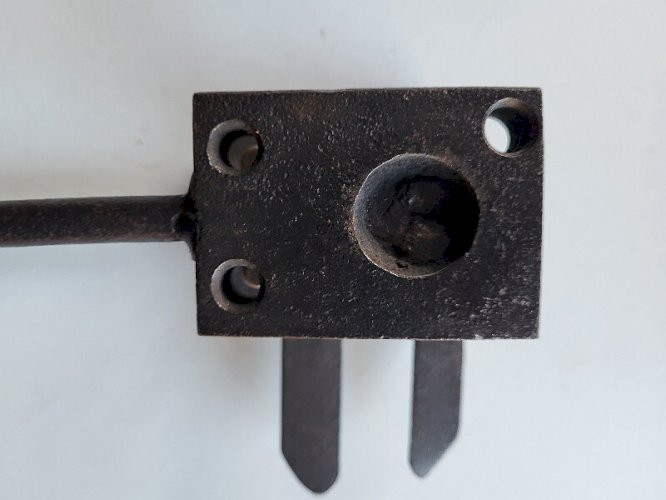 ANCIEN OUTIL PINCE N° 70