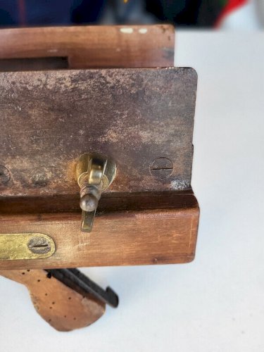ANCIEN OUTIL RABOT A BOIS N° 80