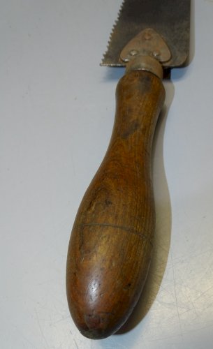 -ANCIEN OUTIL SCIE/COUTEAU MANCHE BOIS  COLLECTION OUTILS ANCIENS   D