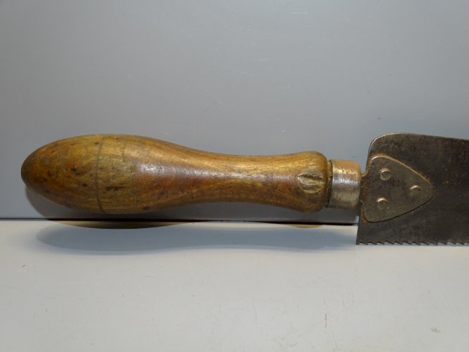 -ANCIEN OUTIL SCIE/COUTEAU MANCHE BOIS  COLLECTION OUTILS ANCIENS   D