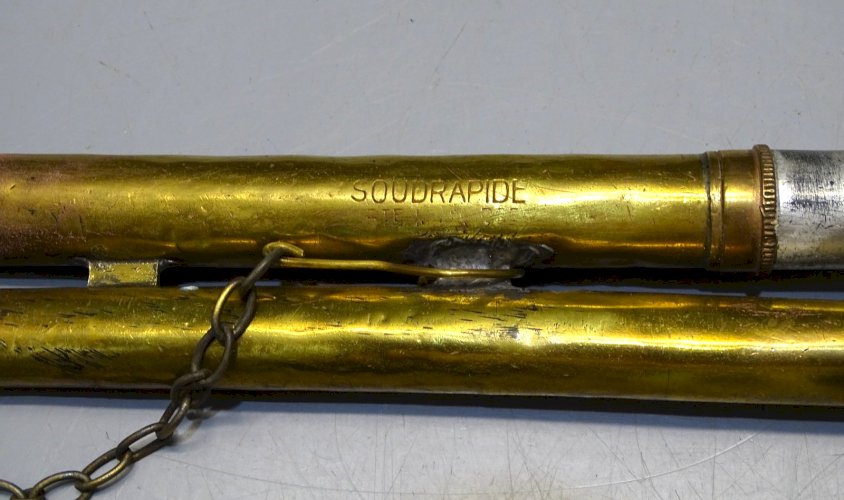 - ANCIEN OUTIL SOUDRAPIDE LAITON et BELLE POIGNEE BOIS OUTIL ANCIEN COLLECTION D