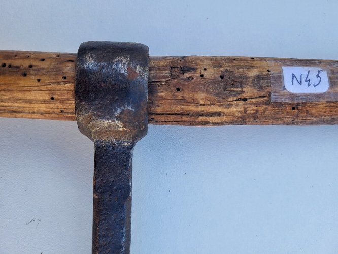 ANCIEN OUTIL TARIERE A BOIS  N° 45